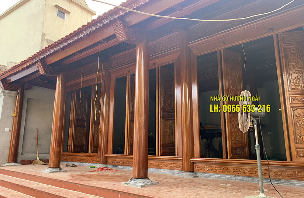 4 -space wooden house 12 columns of South African ironwood