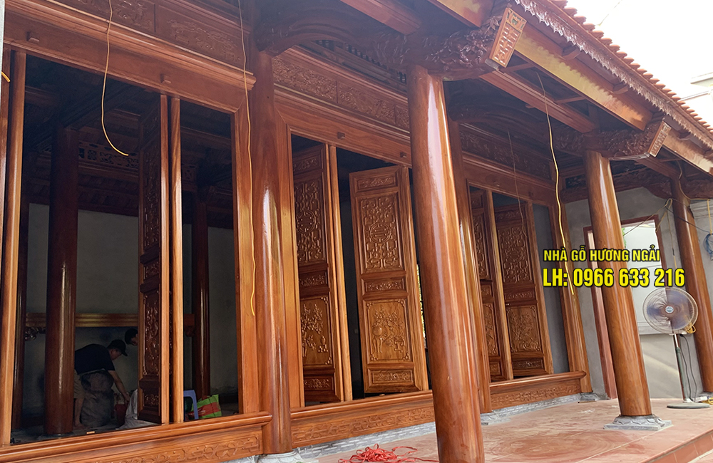 4 -space wooden house 12 columns of South African ironwood