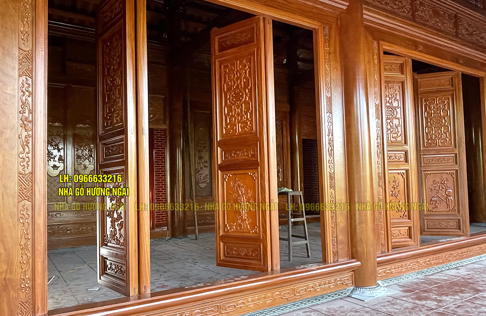 Model house with 3 rooms: front, living room, rear, owner