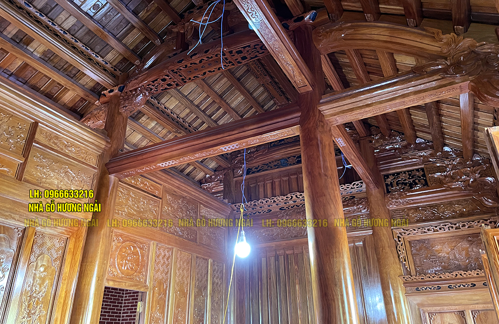 Model house with 3 rooms: front, living room, rear, owner