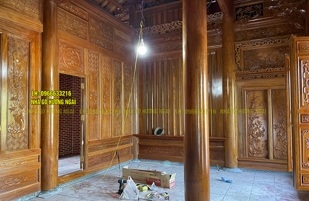 Model house with 3 rooms: front, living room, rear, owner