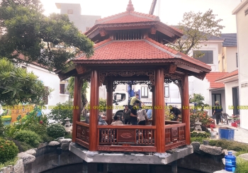 Beautiful hexagonal hut with 4m diameter